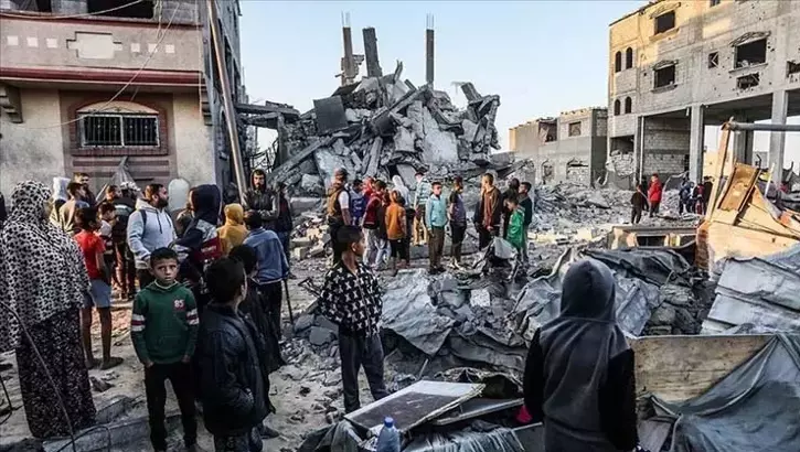 Gazze’de enkaz çalışmaları sürüyor: Bir binadan 45 ceset çıkarıldı