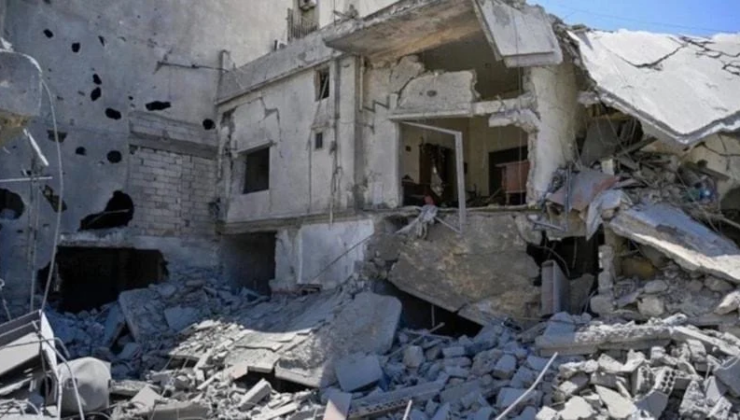 Vahşet bu kez Lübnan'ı hedef aldı! İsrail ordusunun sivil gözetmeksizin gerçekleştirdiği ağır bombardımanlar sonrası can kaybı hızla yükseliyor. Kadınlar, çocuklar ve masum siviller enkaz altında can verirken dünya yine üç maymunu oynuyor.